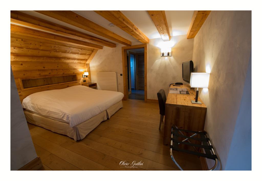 Hotel Restaurant Les Alisiers لابوتروي الغرفة الصورة